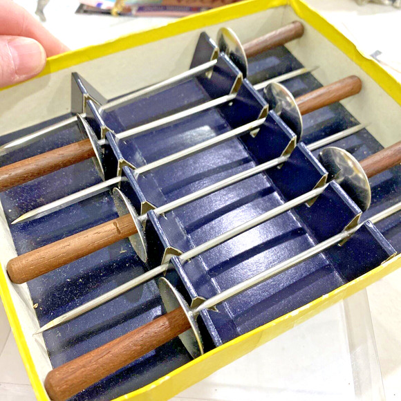 Vintage Hors D’oeuvre Skewer Set of 6 Rosewood & Stainless Steel Made in Japan - Picture 4 of 7